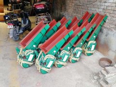 現(xiàn)貨供應(yīng)各種型號電磁振動給料機(jī)、GZ電磁給料機(jī)、礦用電磁振動給